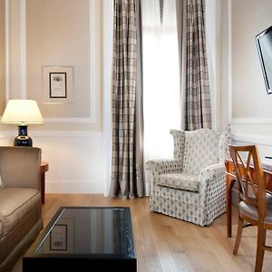 Suite met een Slaapkamer en een King Size Bed